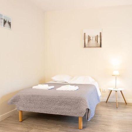 LE 12 CARNOT - Sérénité assurée dans ce grand studio Apartamento Poitiers Exterior foto