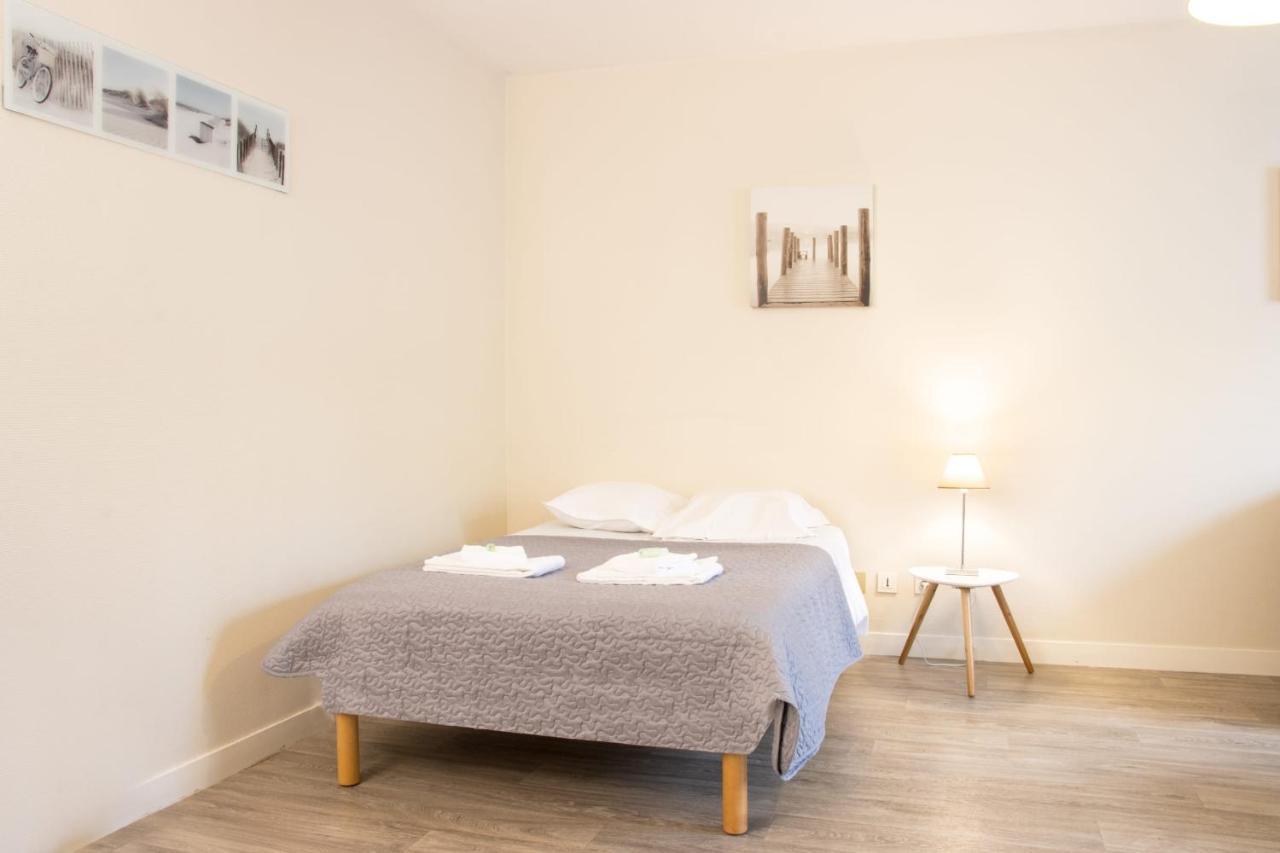 LE 12 CARNOT - Sérénité assurée dans ce grand studio Apartamento Poitiers Exterior foto