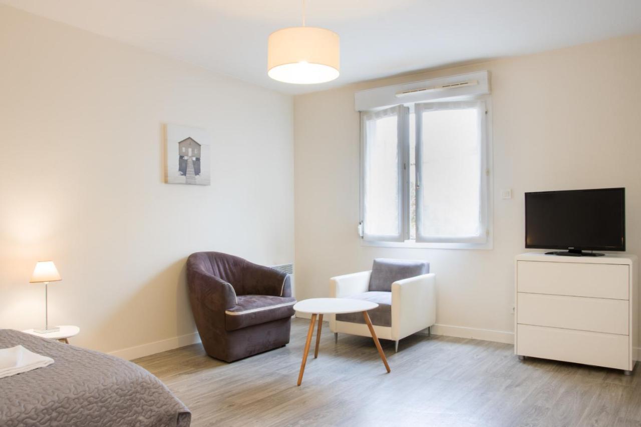 LE 12 CARNOT - Sérénité assurée dans ce grand studio Apartamento Poitiers Exterior foto