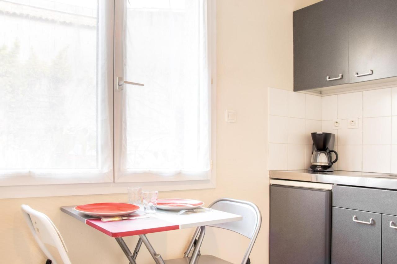 LE 12 CARNOT - Sérénité assurée dans ce grand studio Apartamento Poitiers Exterior foto