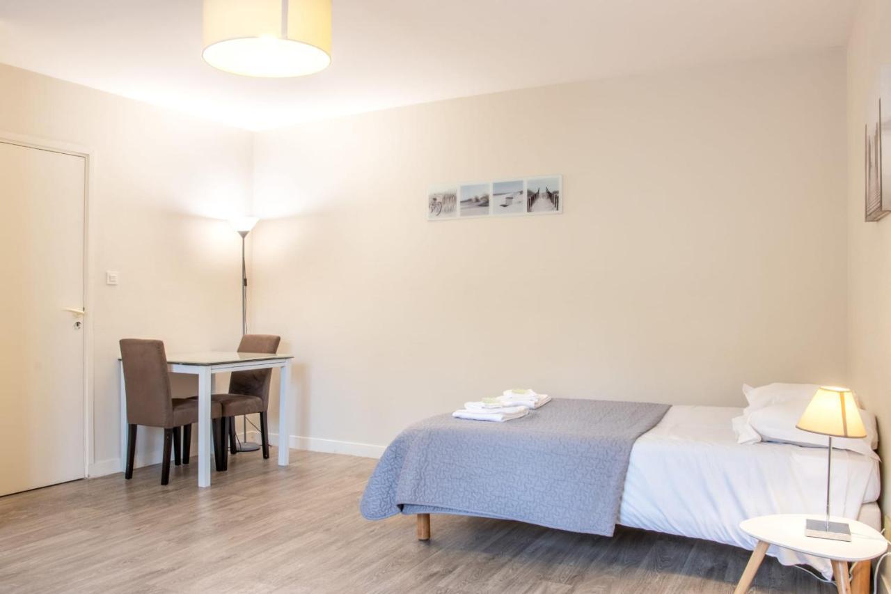 LE 12 CARNOT - Sérénité assurée dans ce grand studio Apartamento Poitiers Exterior foto